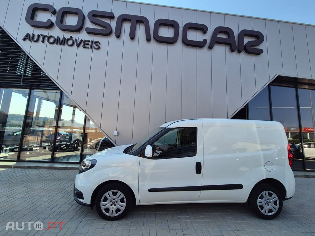 Fiat Doblo 1.6 M-Jet SX (3 Lug. )