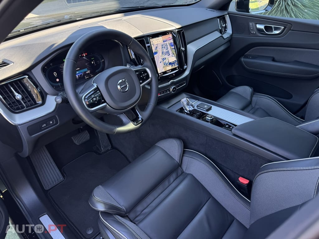 Volvo XC60 2.0 T6 PHEV Black Edition AWD
