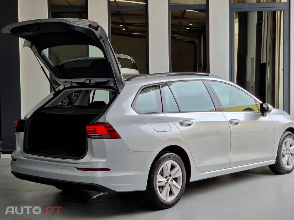 Volkswagen Golf Variant 1.0 eTSI OPF DSG Life