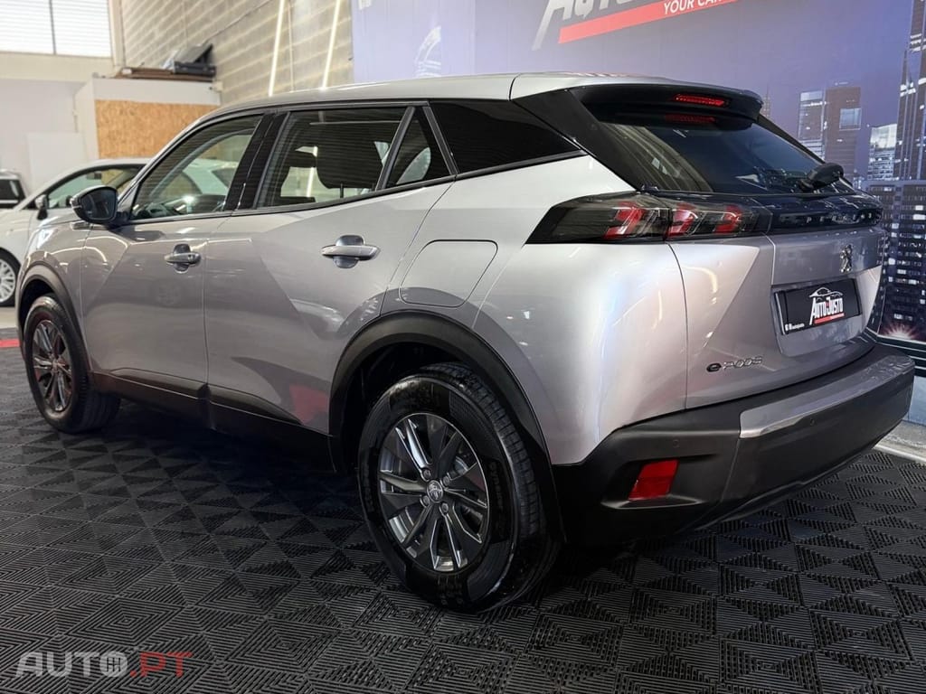 Peugeot E-2008 50 kWh Active