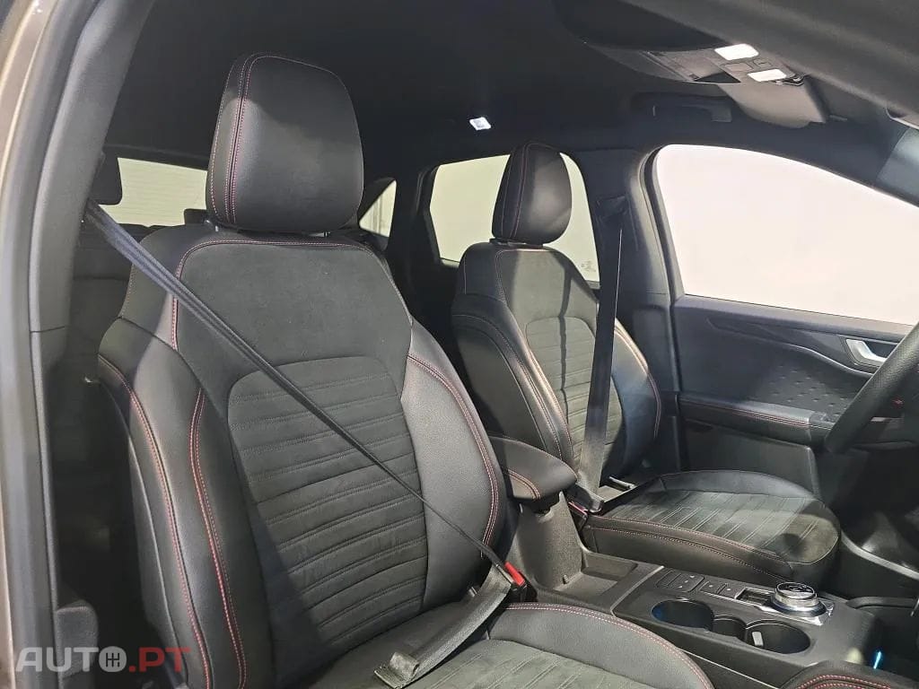 Ford Kuga 2.5 PHEV ST-Line X