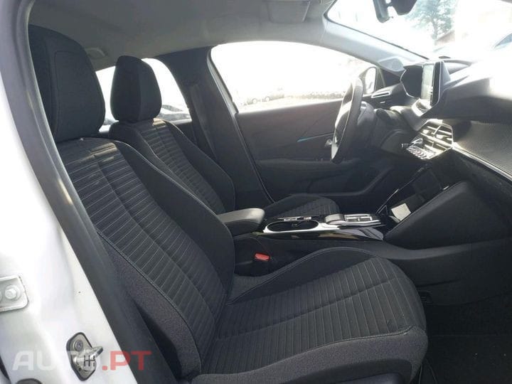 Peugeot E-208 50 kWh Style