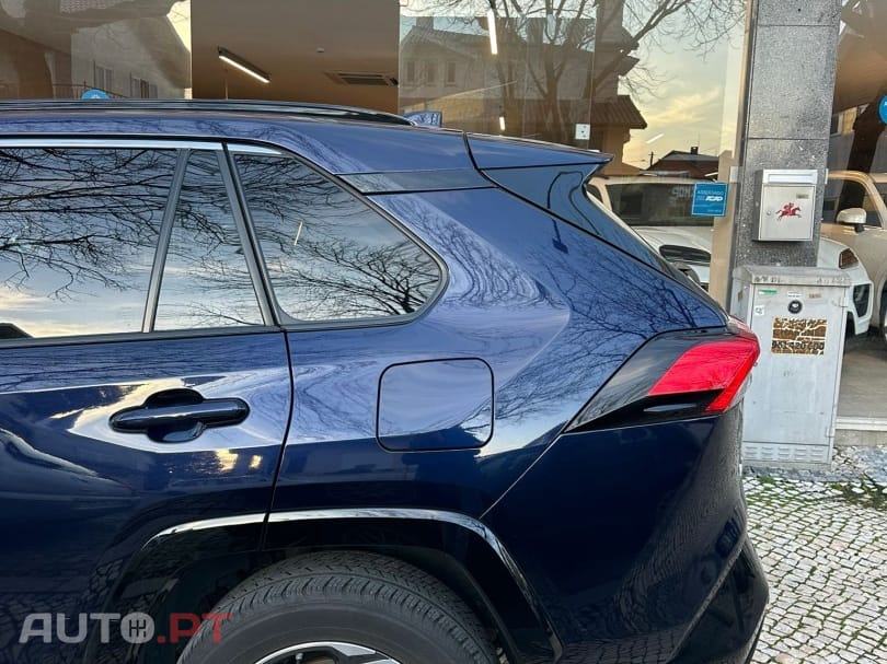 Toyota RAV4 2.5 HDF Square Collection AWD-i