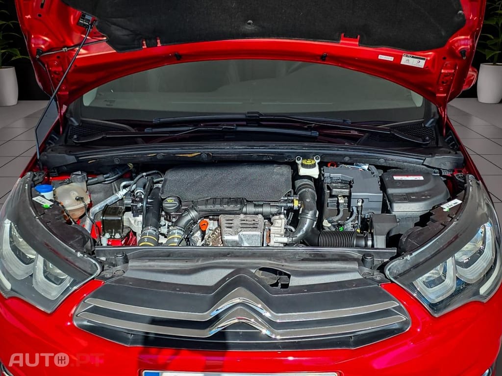 Citroen C4 1.2 e-THP Shine