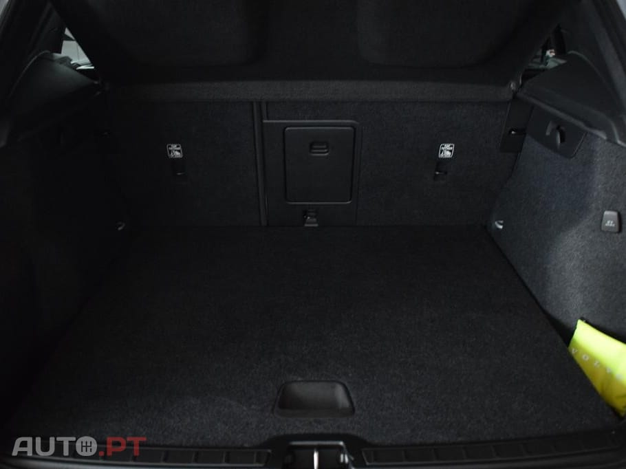 Volvo XC40 1.5 T5 PHEV R-Design Expression