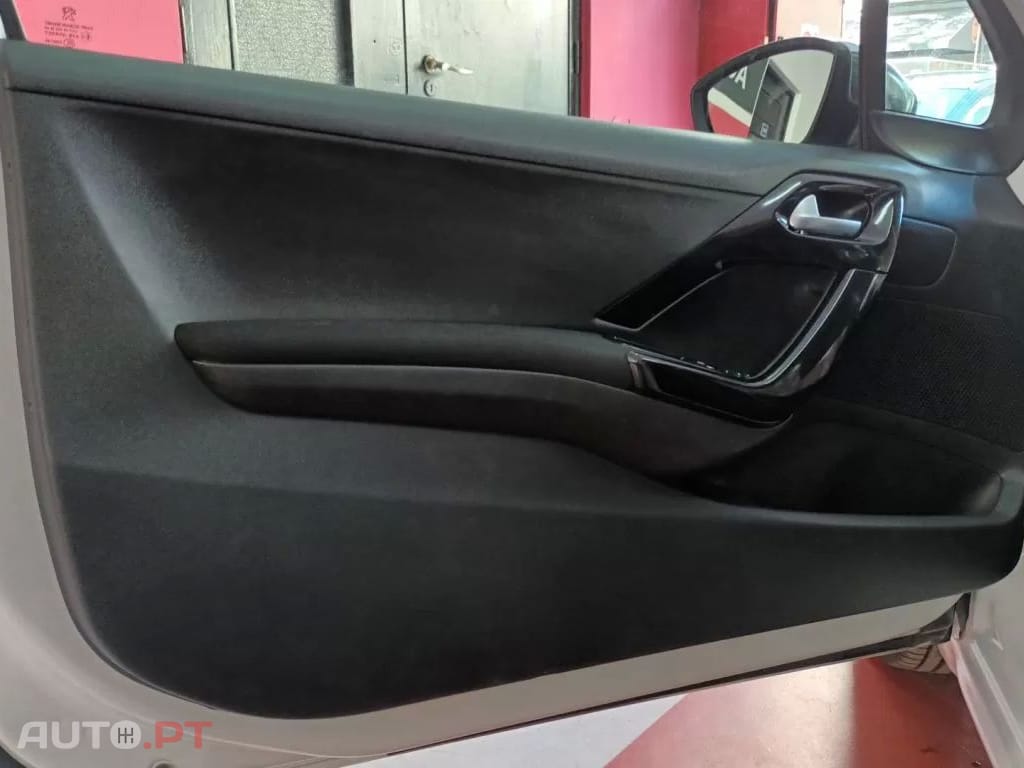 Peugeot 208 1.2 PureTech Allure