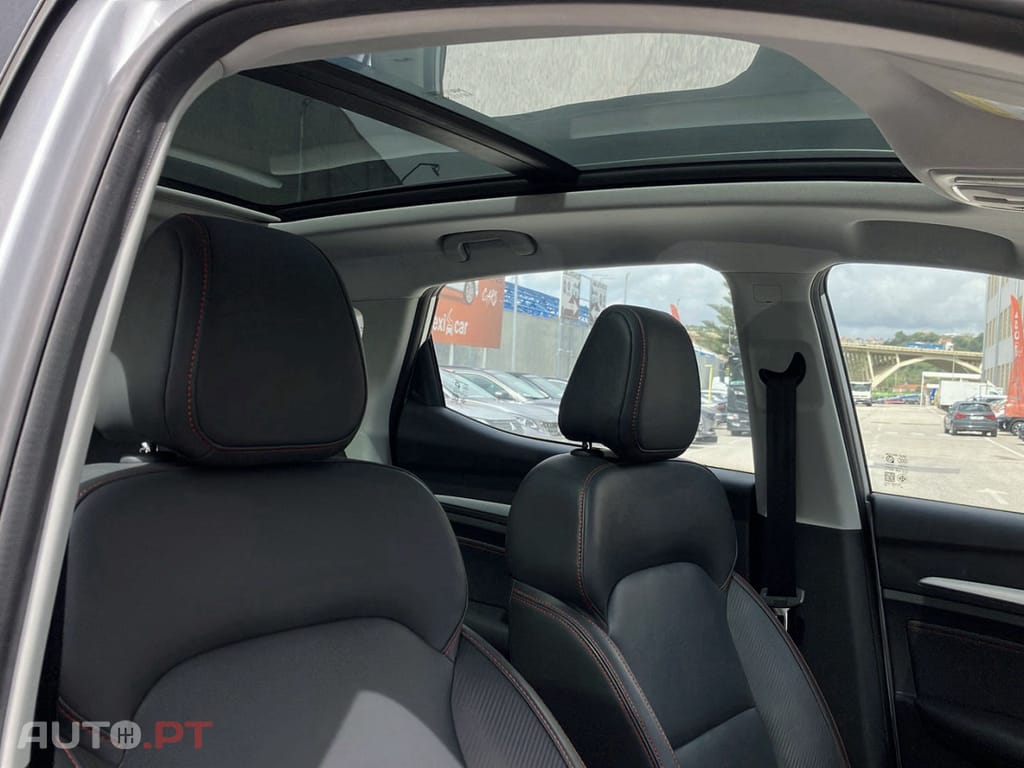 MG ZS EV 72.6 kWh Luxury OBC 11 KW