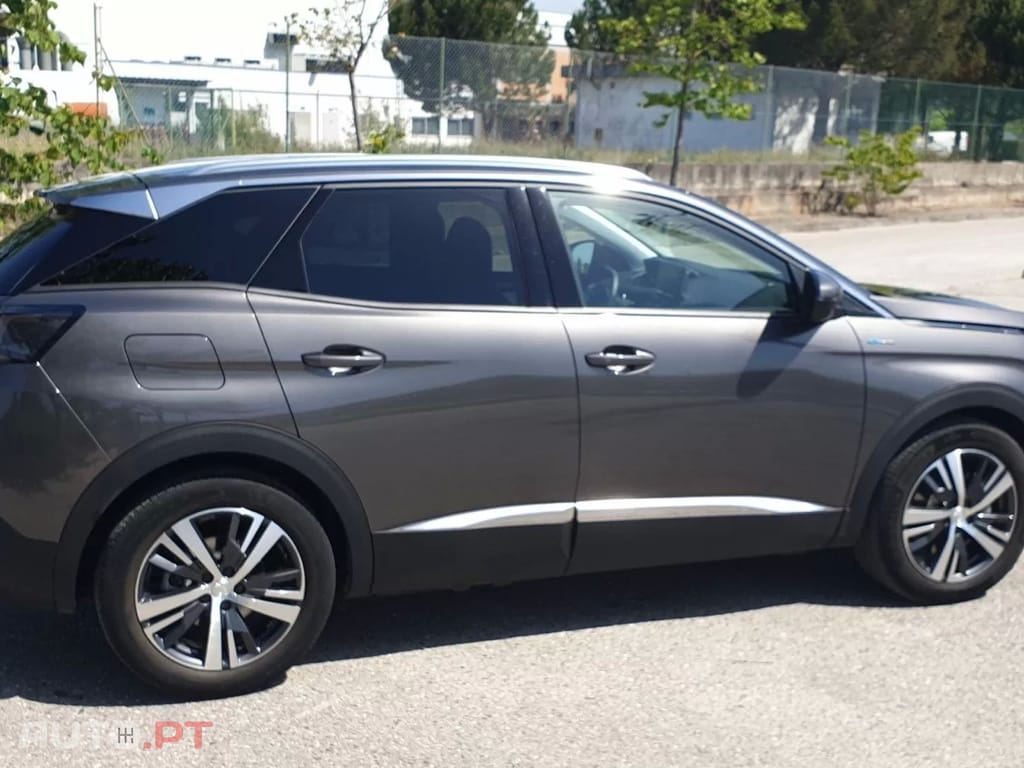 Peugeot 3008 1.6 Hybrid Allure Pack e-EAT8