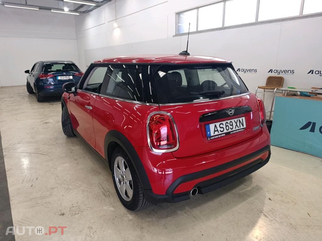 MINI Cooper Cooper Premium Essential Auto
