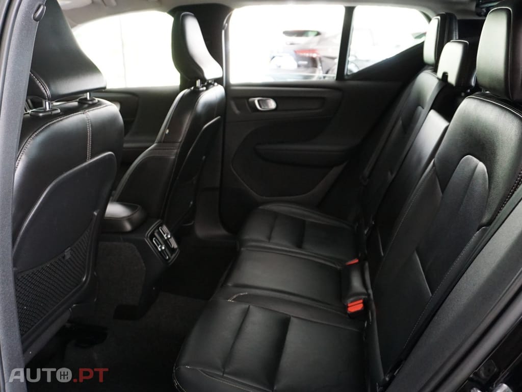 Volvo XC40 T2 Momentum Pro