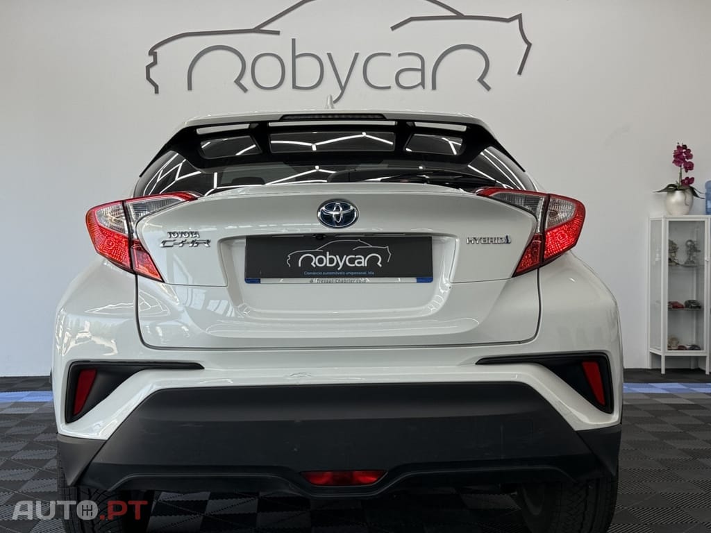 Toyota C-HR 1.8 Hybrid Square Collection