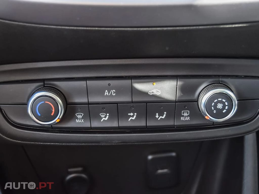 Opel Crossland 1.2 Business Edition