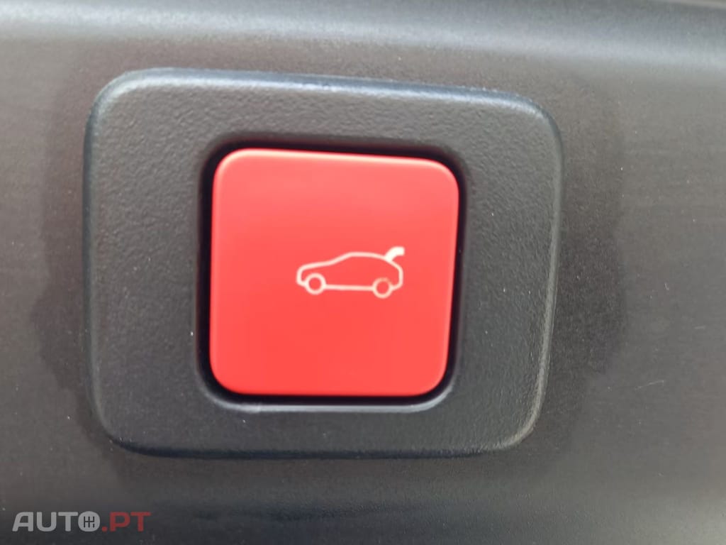 Peugeot E-3008 GT I.V.A DEDUTIVEL