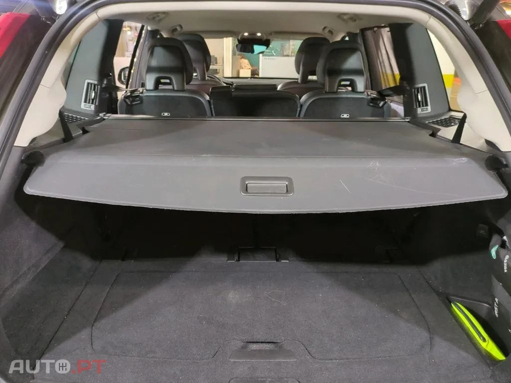 Volvo XC90 2.0 T8 PHEV Momentum Plus AWD