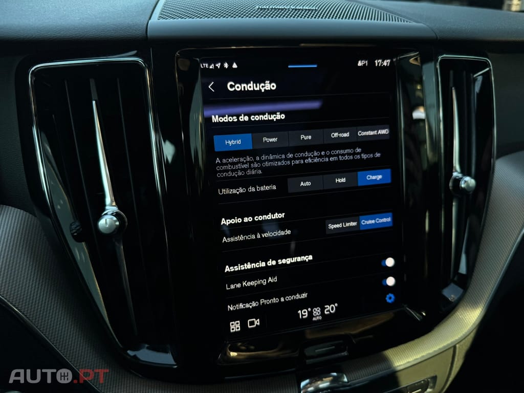 Volvo XC60 2.0 T6 PHEV R-Design AWD