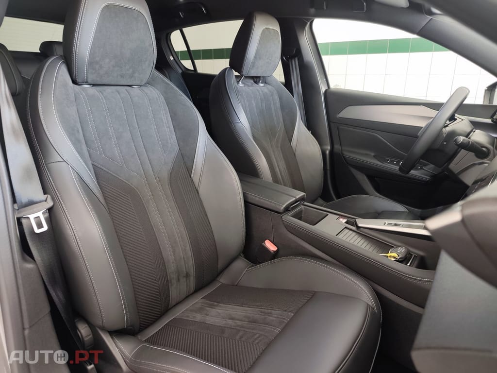 Peugeot E-308 58 kWh GT