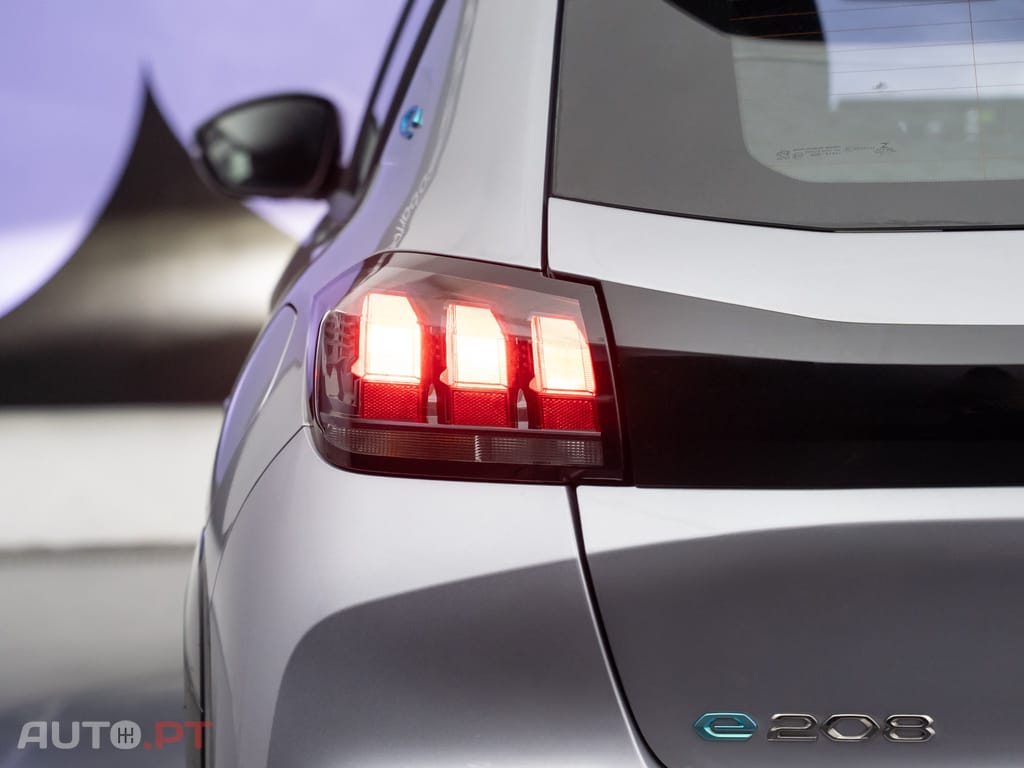 Peugeot E-208 50 kWh Active Pack