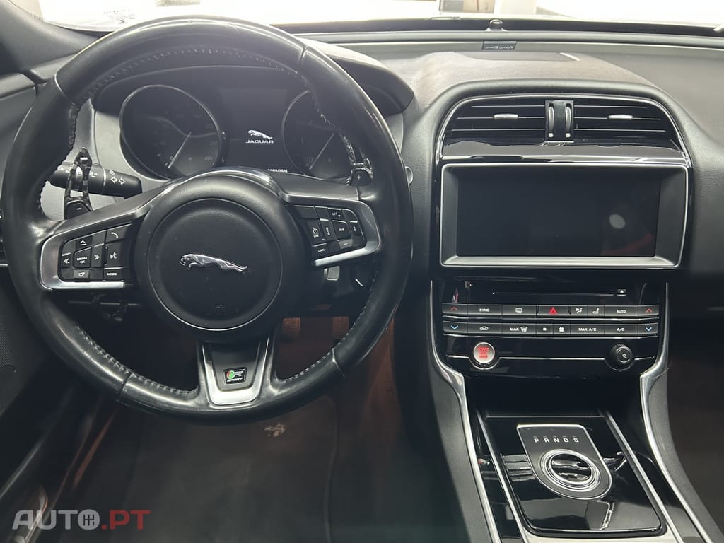 Jaguar XE 2.0 D R-Sport Aut.