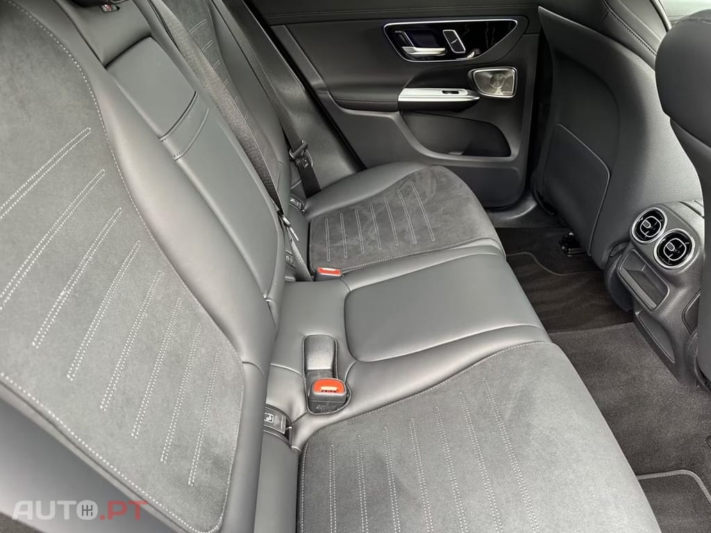 Mercedes-Benz GLC 300 I.V.A DEDUTIVEL e 4M AMG MBUX