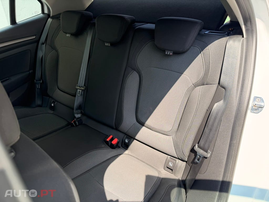 Renault Mégane E-Tech 1.6 E-Tech Híbrido/Plug-in 160cv