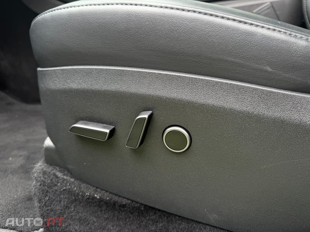 Tesla Model Y Long-Range RWD