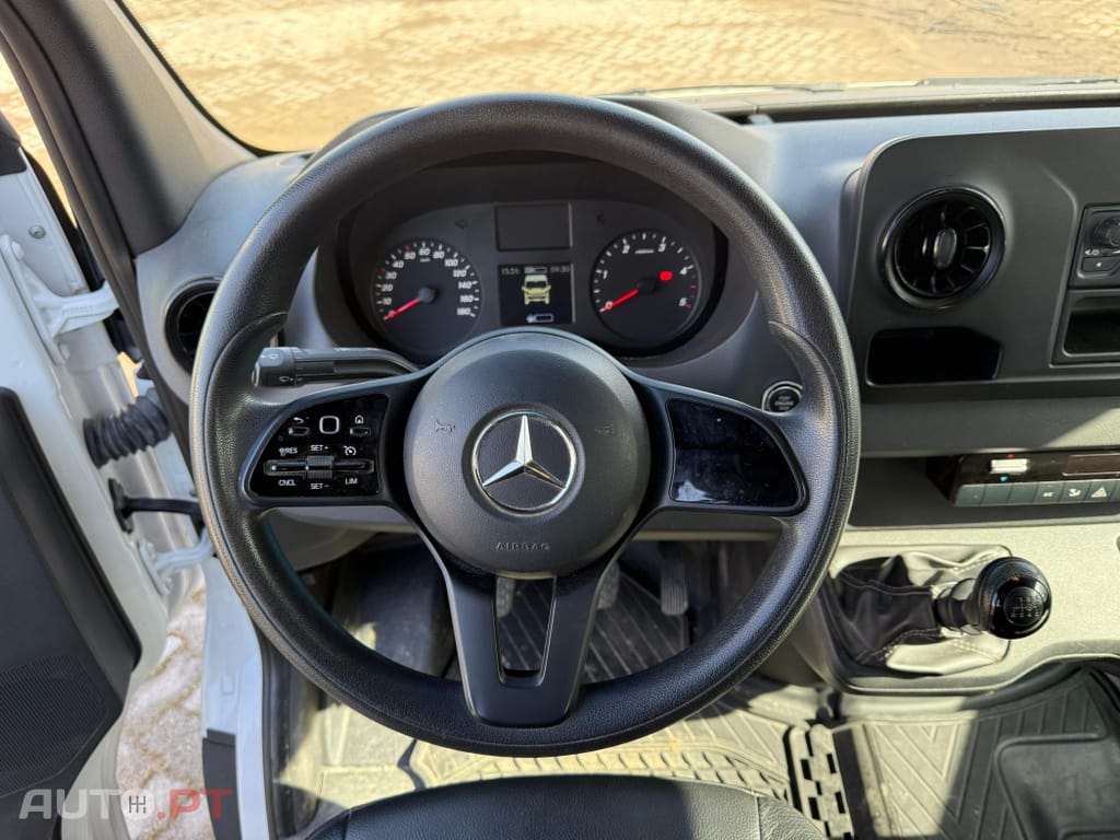 Mercedes-Benz Sprinter Outro