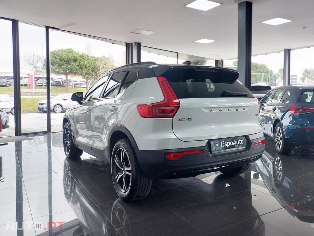 Volvo XC40 1.5 T2 Momentum Plus