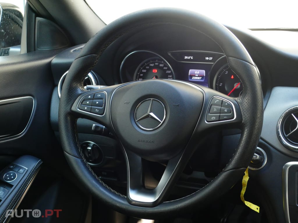 Mercedes-Benz CLA 180 d Shooting Brake Urban