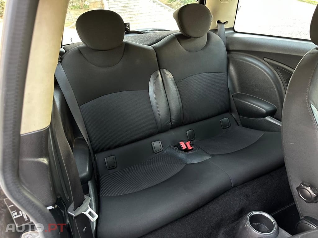 MINI Cooper Cooper D