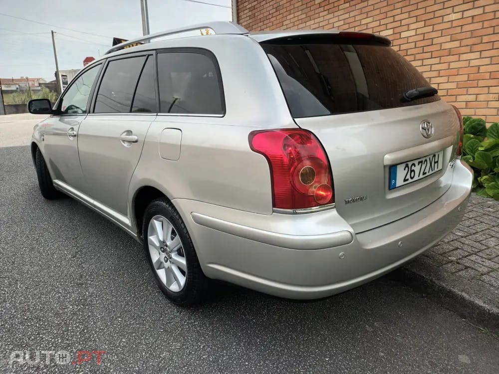 Toyota Avensis 2.0 D-4D Sol