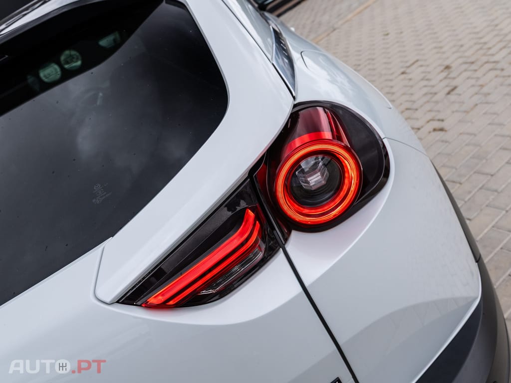 Mazda MX-30 e-SKYACTIV Advantage+Modern Confidence