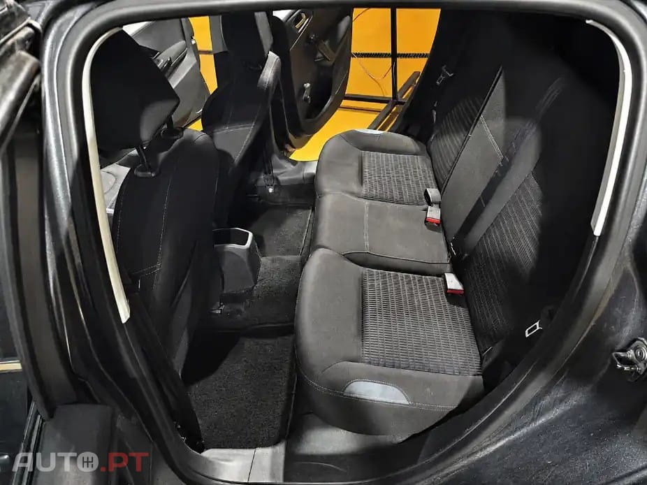 Peugeot 208 1.6 e-HDi Allure