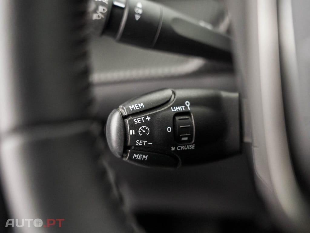Peugeot 2008 1.2 PureTech Active Pack