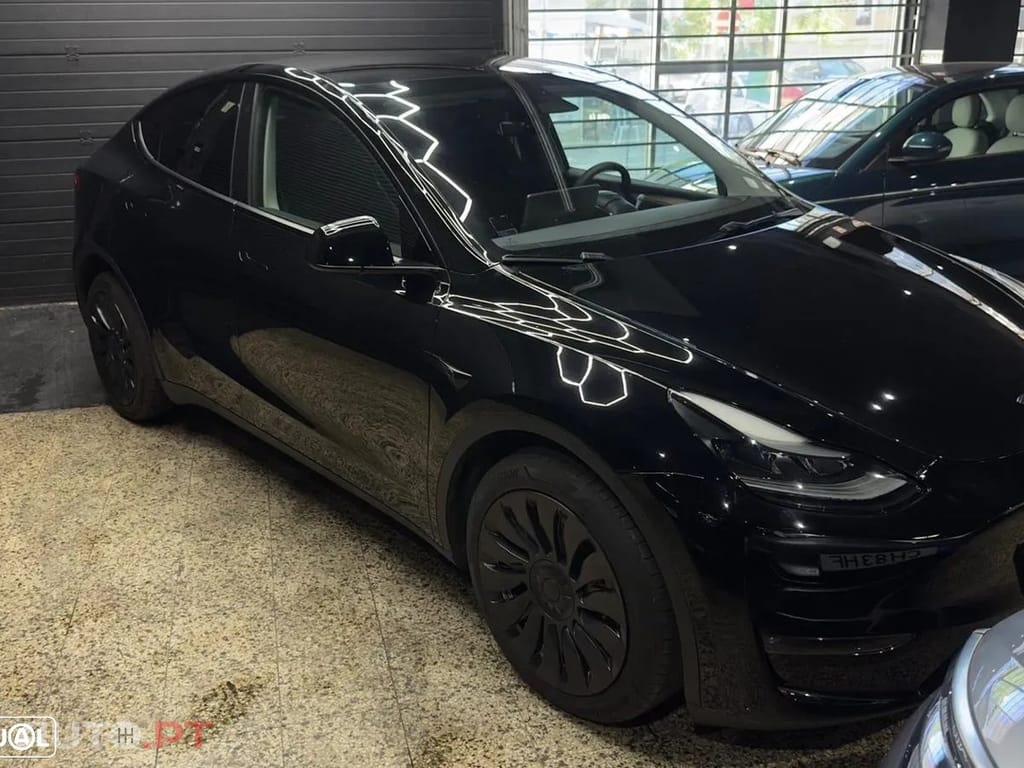 Tesla Model Y Long Range Dual Motor AWD