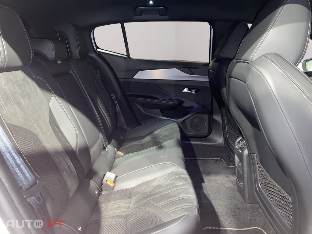 Peugeot E-408 58 kWh GT