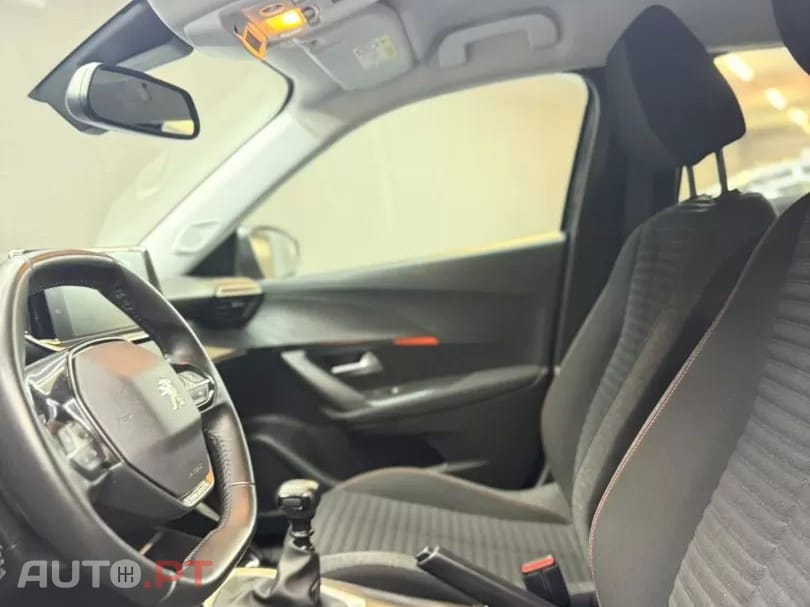 Peugeot 2008 1.2 PureTech Style