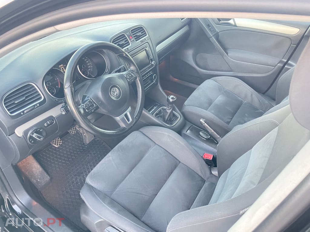 Volkswagen Golf 1.6 TDi Confortline