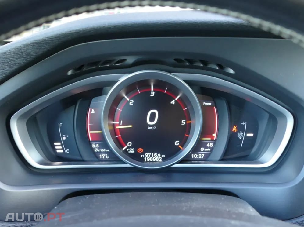 Volvo V40 2.0 D2 R-Design