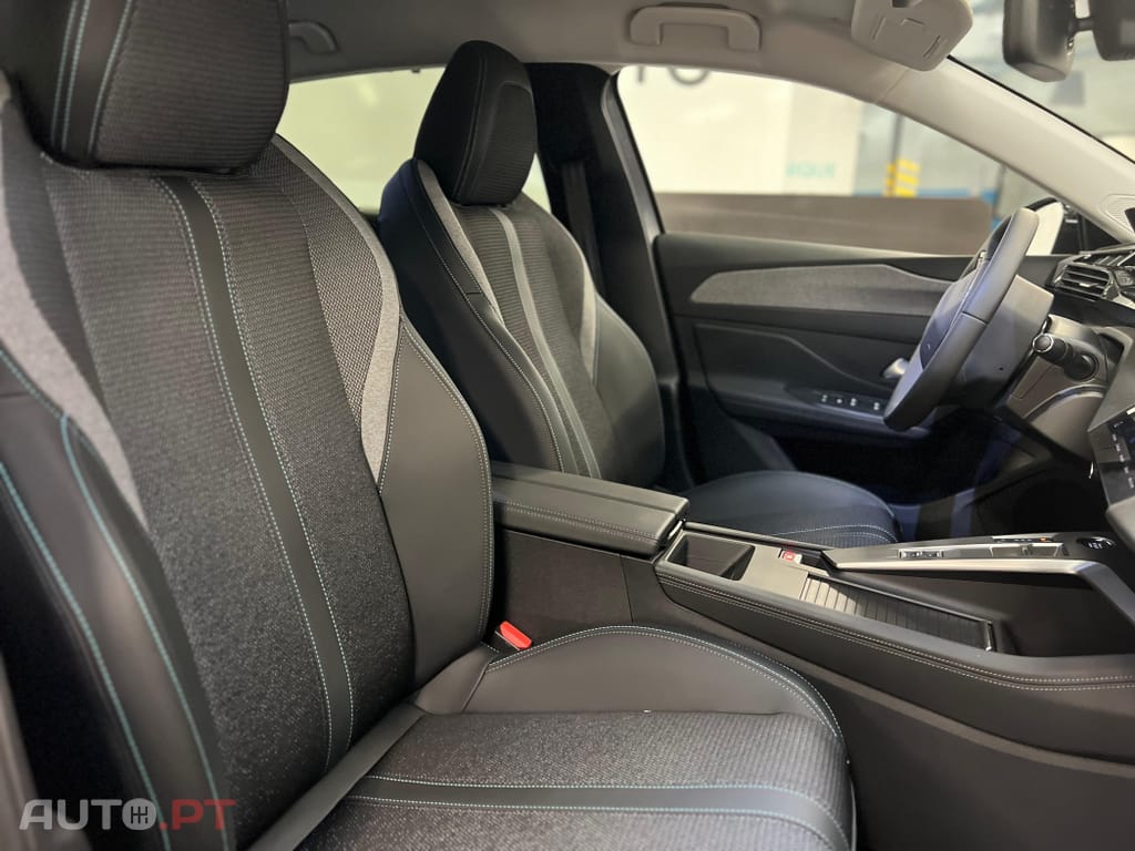 Peugeot E-308 54 kWh Style