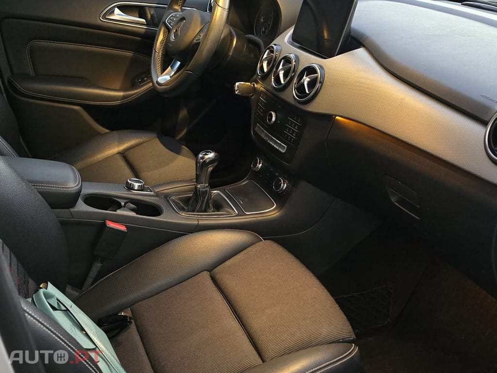 Mercedes-Benz B 180 Style +