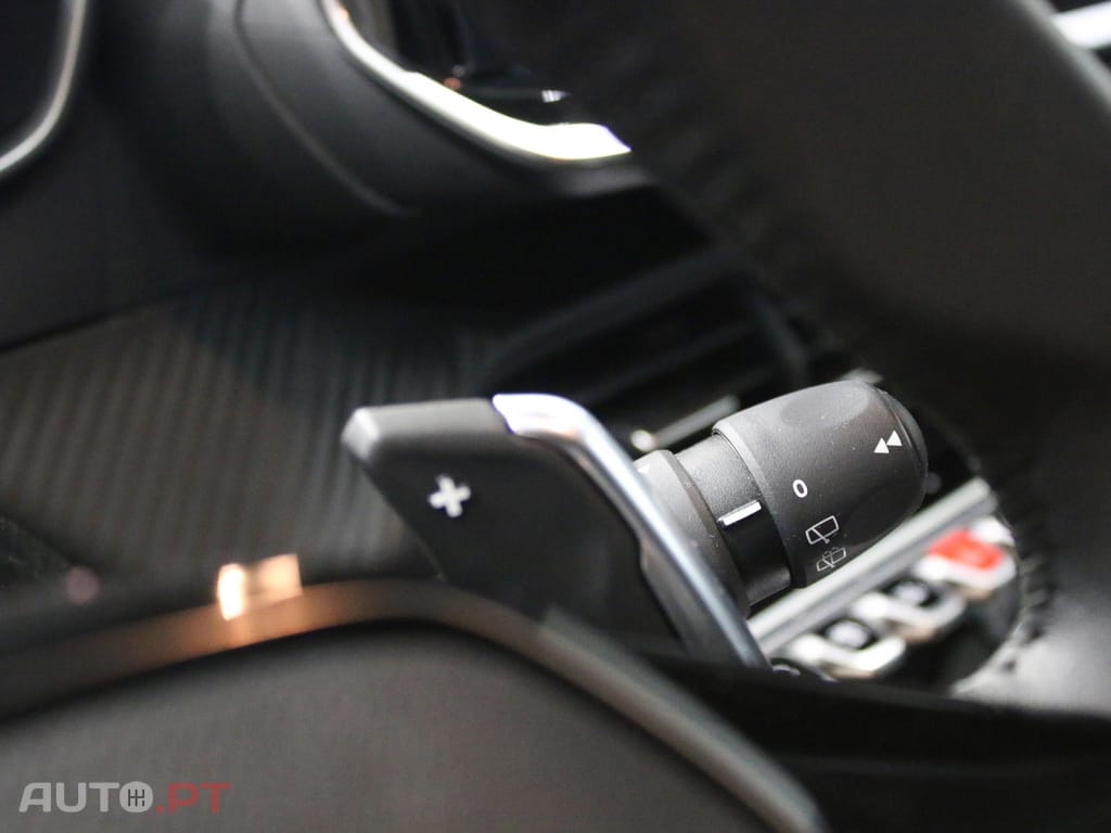 Peugeot 208 1.2 Hybrid Allure e-DCS6