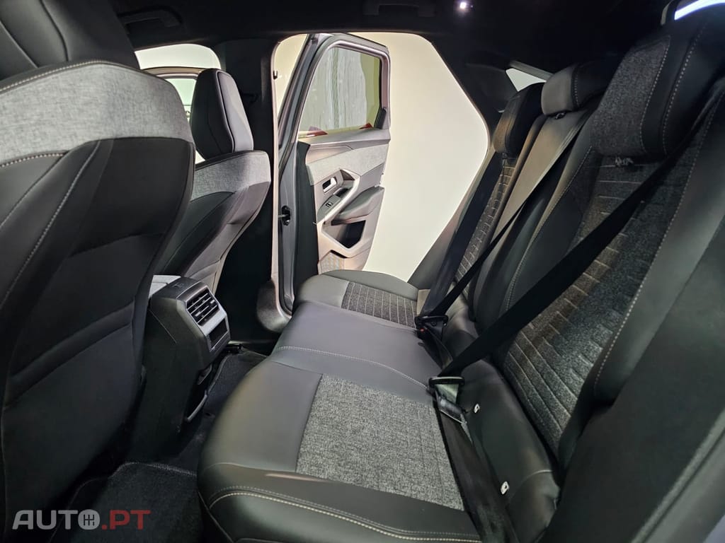 Peugeot 3008 1.2 Hybrid Allure e-DCS6