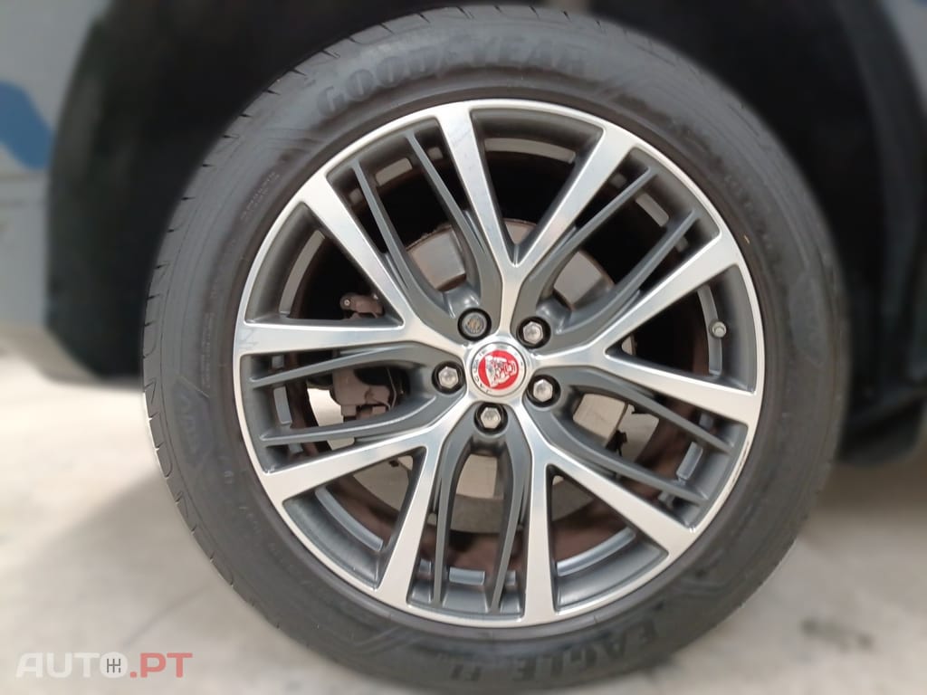 Jaguar I-Pace EV400 AWD SE