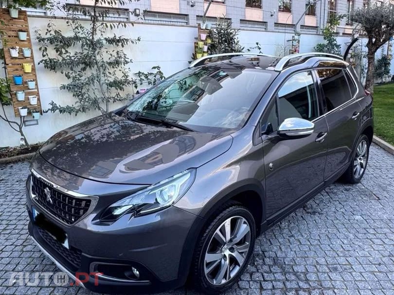 Peugeot 2008 1.2 PureTech Crossway