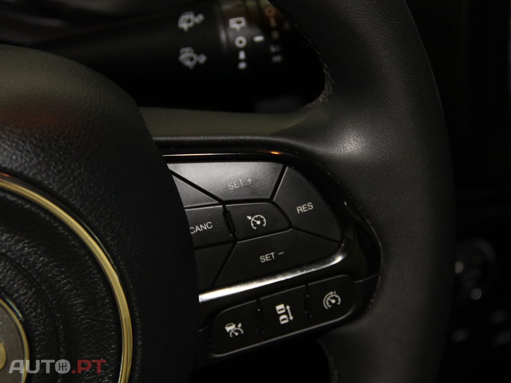 Jeep Renegade 1.6 MJD Night Eagle