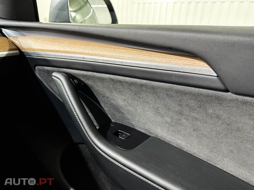 Tesla Model Y Performance Dual Motor AWD