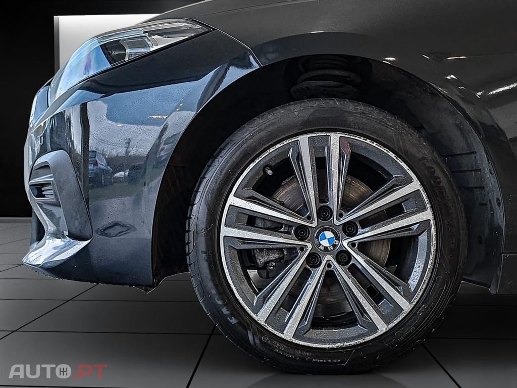 BMW 216 d Line Sport — fotografia 22