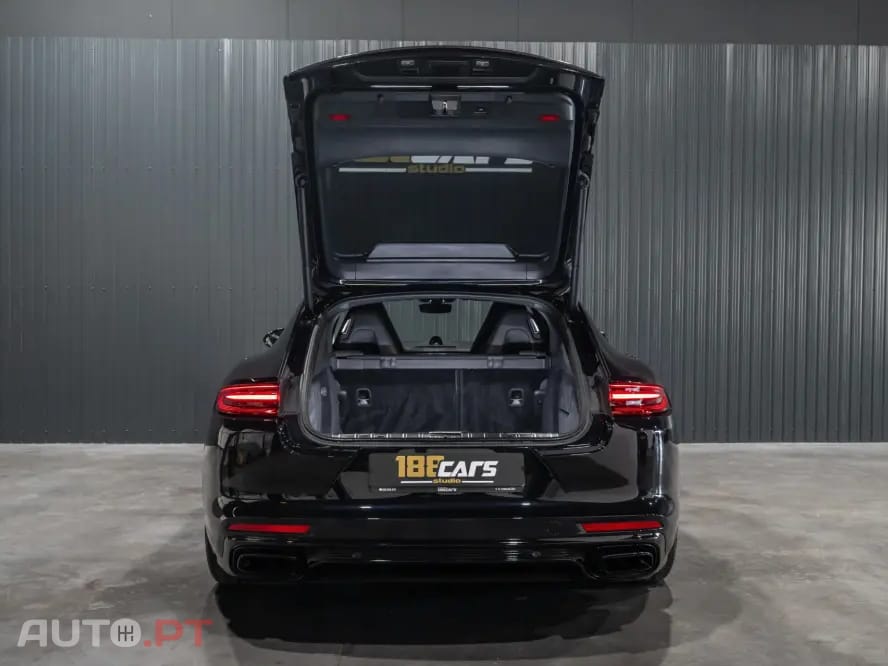 Porsche Panamera 4 E-Hybrid Platinum Edition