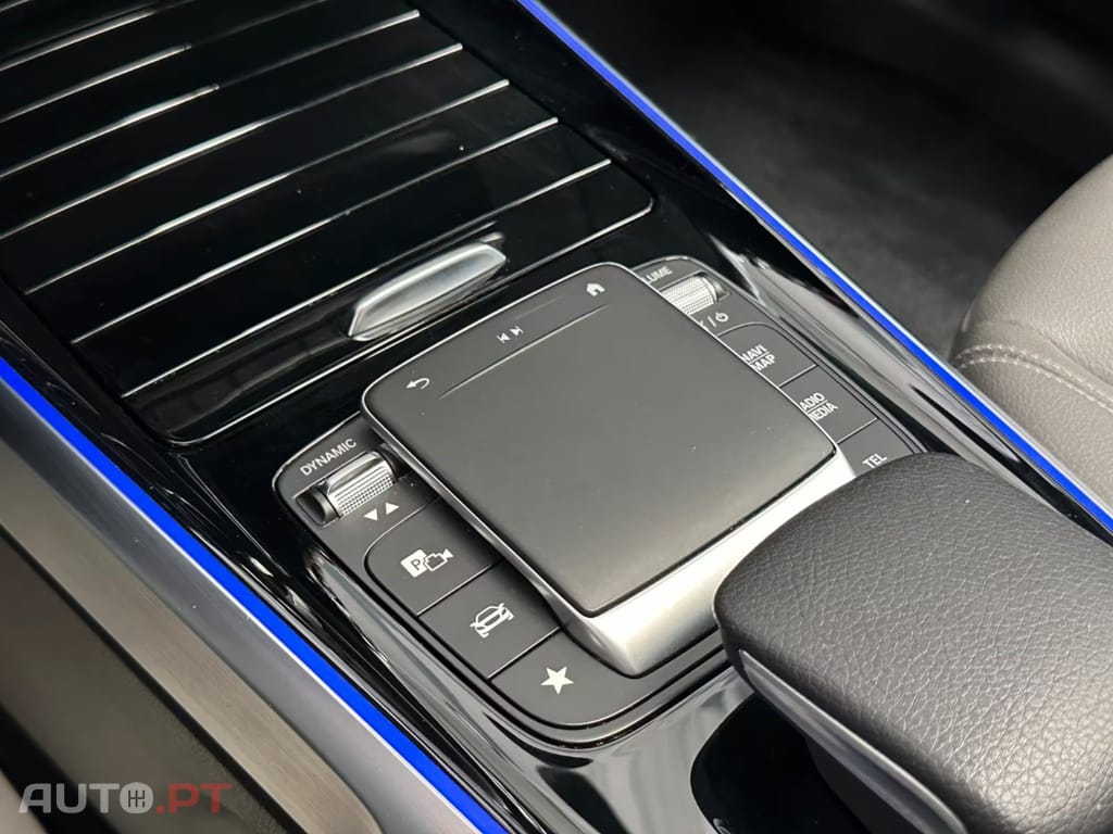 Mercedes-Benz EQB I.V.A DEDUTIVEL 300 4MATIC