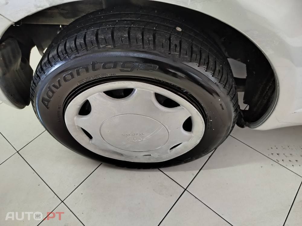 Toyota Yaris 1.0 Base